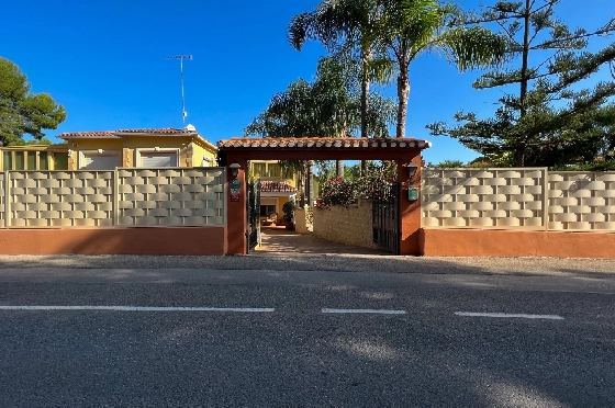 Villa in Denia zu vermieten, Espace de vie 200 m², Zustand gepflegt, + Zentralheizung, Klimaanlage, Terrain 900 m², 3 Chambres &agrave; coucher, 2 Badezimmer, Pool, ref.: D-0123-84