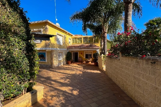 Villa in Denia zu vermieten, Espace de vie 200 m², Zustand gepflegt, + Zentralheizung, Klimaanlage, Terrain 900 m², 3 Chambres &agrave; coucher, 2 Badezimmer, Pool, ref.: D-0123-9