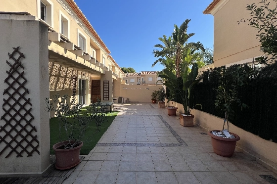 Reihenhaus in Denia zu vermieten, Espace de vie 130 m², Zustand gepflegt, + KLIMA, Klimaanlage, Terrain 160 m², 4 Chambres &agrave; coucher, 3 Badezimmer, Pool, ref.: D-0223-18