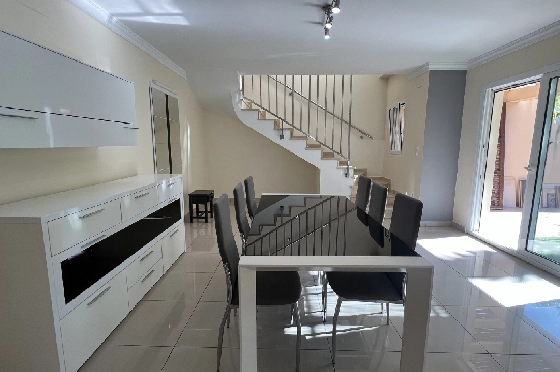 Reihenhaus in Denia zu vermieten, Espace de vie 130 m², Zustand gepflegt, + KLIMA, Klimaanlage, Terrain 160 m², 4 Chambres &agrave; coucher, 3 Badezimmer, Pool, ref.: D-0223-25