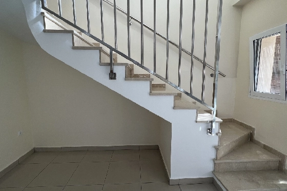 Reihenhaus in Denia zu vermieten, Espace de vie 130 m², Zustand gepflegt, + KLIMA, Klimaanlage, Terrain 160 m², 4 Chambres &agrave; coucher, 3 Badezimmer, Pool, ref.: D-0223-39