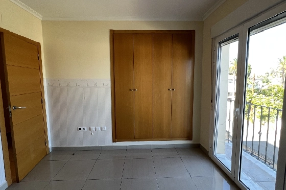 Reihenhaus in Denia zu vermieten, Espace de vie 130 m², Zustand gepflegt, + KLIMA, Klimaanlage, Terrain 160 m², 4 Chambres &agrave; coucher, 3 Badezimmer, Pool, ref.: D-0223-43