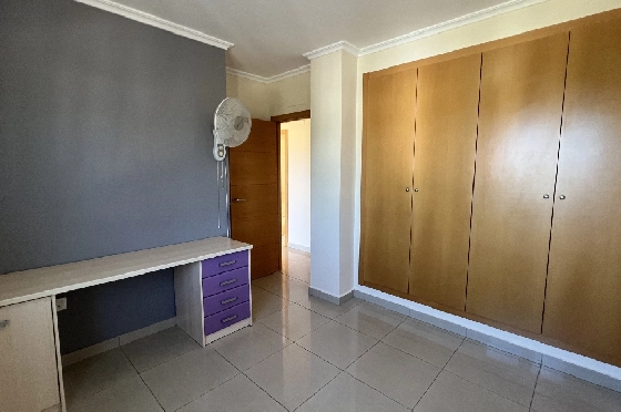 Reihenhaus in Denia zu vermieten, Espace de vie 130 m², Zustand gepflegt, + KLIMA, Klimaanlage, Terrain 160 m², 4 Chambres &agrave; coucher, 3 Badezimmer, Pool, ref.: D-0223-45