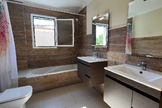 Reihenhaus in Denia zu vermieten, Espace de vie 130 m², Zustand gepflegt, + KLIMA, Klimaanlage, Terrain 160 m², 4 Chambres &agrave; coucher, 3 Badezimmer, Pool, ref.: D-0223-48
