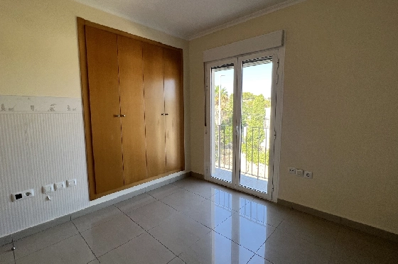 Reihenhaus in Denia zu vermieten, Espace de vie 130 m², Zustand gepflegt, + KLIMA, Klimaanlage, Terrain 160 m², 4 Chambres &agrave; coucher, 3 Badezimmer, Pool, ref.: D-0223-49