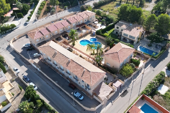 Reihenhaus in Denia zu vermieten, Espace de vie 130 m², Zustand gepflegt, + KLIMA, Klimaanlage, Terrain 160 m², 4 Chambres &agrave; coucher, 3 Badezimmer, Pool, ref.: D-0223-5
