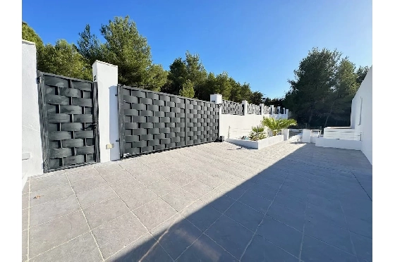 Villa in Javea zu verkaufen, Espace de vie 300 m², Klimaanlage, 4 Chambres &agrave; coucher, 4 Badezimmer, Pool, ref.: BS-83618032-28