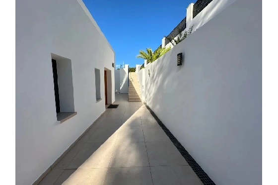 Villa in Javea zu verkaufen, Espace de vie 300 m², Klimaanlage, 4 Chambres &agrave; coucher, 4 Badezimmer, Pool, ref.: BS-83618032-31