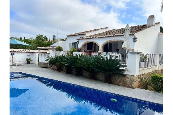 Villa in Javea zu verkaufen, Espace de vie 210 m², Klimaanlage, 4 Chambres &agrave; coucher, 2 Badezimmer, Pool, ref.: BS-83627230-1