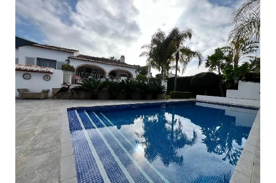 Villa in Javea zu verkaufen, Espace de vie 210 m², Klimaanlage, 4 Chambres &agrave; coucher, 2 Badezimmer, Pool, ref.: BS-83627230-23
