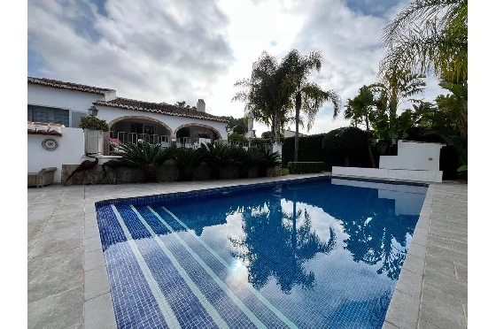 Villa in Javea zu verkaufen, Espace de vie 210 m², Klimaanlage, 4 Chambres &agrave; coucher, 2 Badezimmer, Pool, ref.: BS-83627230-24