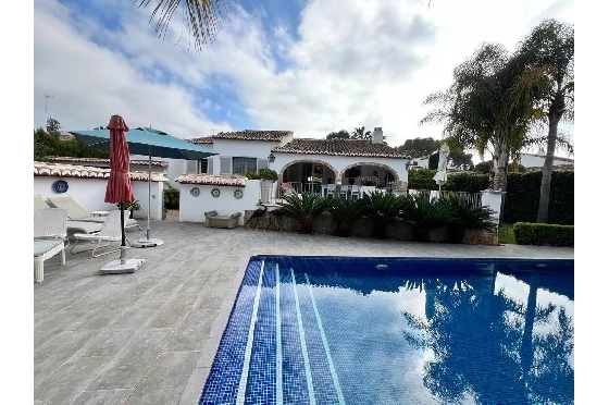 Villa in Javea zu verkaufen, Espace de vie 210 m², Klimaanlage, 4 Chambres &agrave; coucher, 2 Badezimmer, Pool, ref.: BS-83627230-28