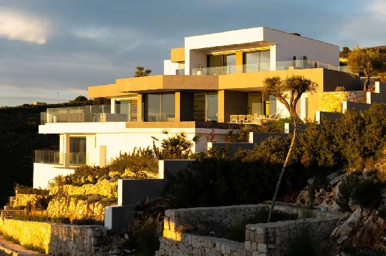 Villa in Cumbre del Sol zu verkaufen, Espace de vie 542 m², Terrain 1168 m², 4 Chambres &agrave; coucher, 6 Badezimmer, Pool, ref.: BS-84135249-10