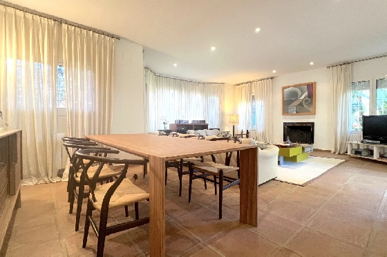 Villa in Denia(Las Rotas) zu verkaufen, Espace de vie 280 m², Baujahr 1989, Zustand gepflegt, + Zentralheizung, Terrain 1150 m², 5 Chambres &agrave; coucher, 4 Badezimmer, Pool, ref.: SC-T0424-15
