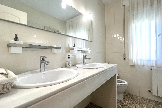 Villa in Denia(Las Rotas) zu verkaufen, Espace de vie 280 m², Baujahr 1989, Zustand gepflegt, + Zentralheizung, Terrain 1150 m², 5 Chambres &agrave; coucher, 4 Badezimmer, Pool, ref.: SC-T0424-18