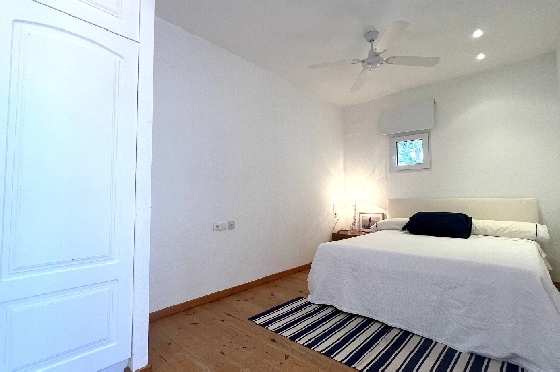Villa in Denia(Las Rotas) zu verkaufen, Espace de vie 280 m², Baujahr 1989, Zustand gepflegt, + Zentralheizung, Terrain 1150 m², 5 Chambres &agrave; coucher, 4 Badezimmer, Pool, ref.: SC-T0424-22