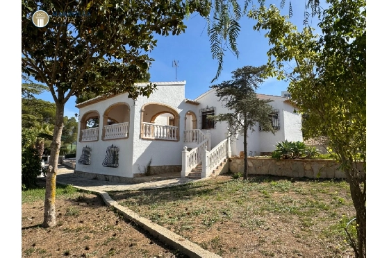 Villa in Javea zu verkaufen, Espace de vie 176 m², Baujahr 1980, Klimaanlage, Terrain 1606 m², 3 Chambres &agrave; coucher, 3 Badezimmer, Pool, ref.: MV-M-2510-1