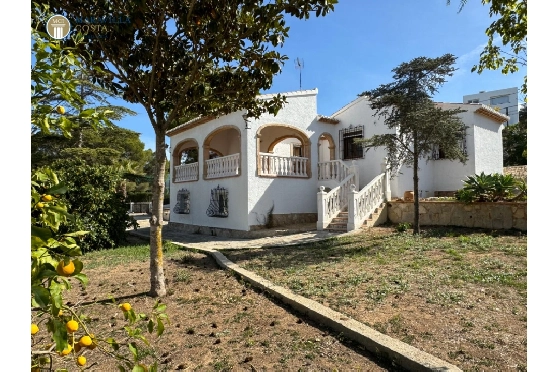 Villa in Javea zu verkaufen, Espace de vie 176 m², Baujahr 1980, Klimaanlage, Terrain 1606 m², 3 Chambres &agrave; coucher, 3 Badezimmer, Pool, ref.: MV-M-2510-2