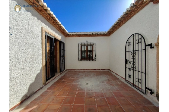 Villa in Javea zu verkaufen, Espace de vie 176 m², Baujahr 1980, Klimaanlage, Terrain 1606 m², 3 Chambres &agrave; coucher, 3 Badezimmer, Pool, ref.: MV-M-2510-21