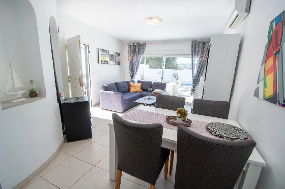 Villa in Benissa(San Jaime) zu verkaufen, Espace de vie 240 m², Klimaanlage, 6 Chambres &agrave; coucher, 3 Badezimmer, Pool, ref.: COB-3449-10535-16