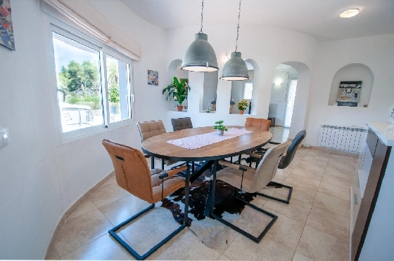 Villa in Benissa(San Jaime) zu verkaufen, Espace de vie 240 m², Klimaanlage, 6 Chambres &agrave; coucher, 3 Badezimmer, Pool, ref.: COB-3449-10535-22