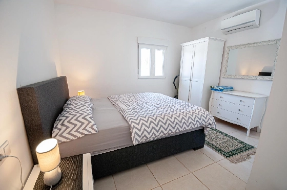 Villa in Benissa(San Jaime) zu verkaufen, Espace de vie 240 m², Klimaanlage, 6 Chambres &agrave; coucher, 3 Badezimmer, Pool, ref.: COB-3449-10535-9