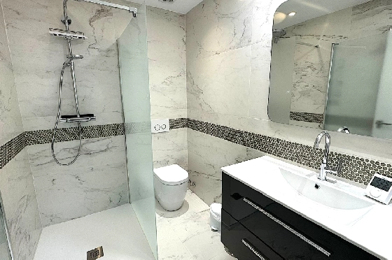 Villa in Javea(Ermita) zu verkaufen, Espace de vie 400 m², Baujahr 2018, Zustand neuwertig, + Fussbodenheizung, Klimaanlage, Terrain 1596 m², 3 Chambres &agrave; coucher, 2 Badezimmer, Pool, ref.: AS-0624-26