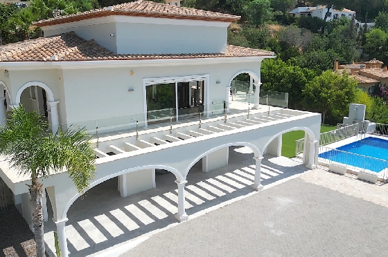 Villa in Javea(Ermita) zu verkaufen, Espace de vie 400 m², Baujahr 2018, Zustand neuwertig, + Fussbodenheizung, Klimaanlage, Terrain 1596 m², 3 Chambres &agrave; coucher, 2 Badezimmer, Pool, ref.: AS-0624-46