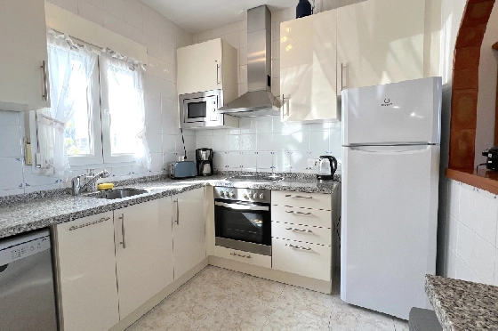 Reihenhaus-Mitte in Pedreguer(Monte Pedreguer) zu verkaufen, Espace de vie 90 m², Baujahr 2002, Zustand gepflegt, + KLIMA, Klimaanlage, Terrain 109 m², 2 Chambres &agrave; coucher, 1 Badezimmer, Pool, ref.: AS-0724-11