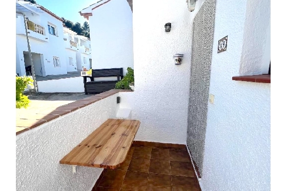 Reihenhaus-Mitte in Pedreguer(Monte Pedreguer) zu verkaufen, Espace de vie 90 m², Baujahr 2002, Zustand gepflegt, + KLIMA, Klimaanlage, Terrain 109 m², 2 Chambres &agrave; coucher, 1 Badezimmer, Pool, ref.: AS-0724-32