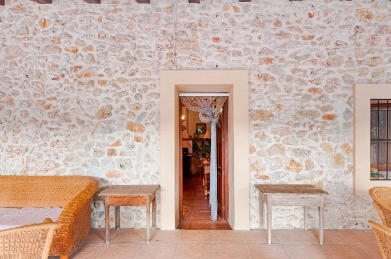 Finca in Gata de Gorgos zu verkaufen, Espace de vie 450 m², Baujahr 1900, + Ofen, Klimaanlage, Terrain 20000 m², 4 Chambres &agrave; coucher, 2 Badezimmer, Pool, ref.: AM-11846DA-25