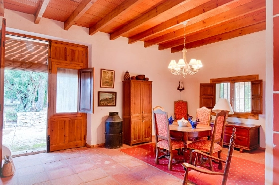Finca in Gata de Gorgos zu verkaufen, Espace de vie 450 m², Baujahr 1900, + Ofen, Klimaanlage, Terrain 20000 m², 4 Chambres &agrave; coucher, 2 Badezimmer, Pool, ref.: AM-11846DA-29