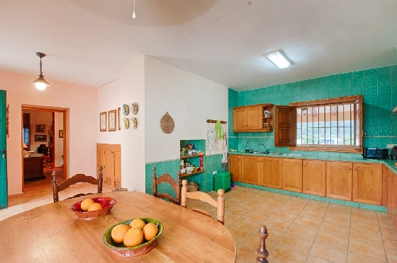 Finca in Gata de Gorgos zu verkaufen, Espace de vie 450 m², Baujahr 1900, + Ofen, Klimaanlage, Terrain 20000 m², 4 Chambres &agrave; coucher, 2 Badezimmer, Pool, ref.: AM-11846DA-31