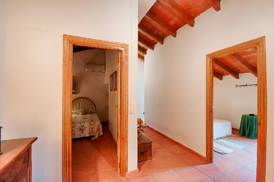 Finca in Gata de Gorgos zu verkaufen, Espace de vie 450 m², Baujahr 1900, + Ofen, Klimaanlage, Terrain 20000 m², 4 Chambres &agrave; coucher, 2 Badezimmer, Pool, ref.: AM-11846DA-35
