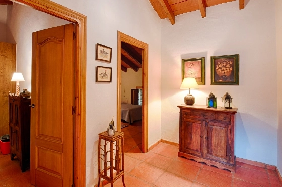 Finca in Gata de Gorgos zu verkaufen, Espace de vie 450 m², Baujahr 1900, + Ofen, Klimaanlage, Terrain 20000 m², 4 Chambres &agrave; coucher, 2 Badezimmer, Pool, ref.: AM-11846DA-39