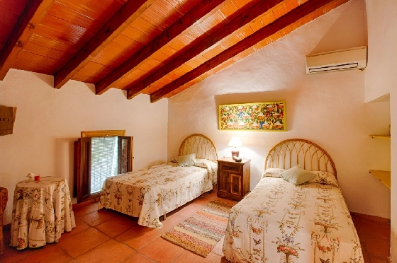 Finca in Gata de Gorgos zu verkaufen, Espace de vie 450 m², Baujahr 1900, + Ofen, Klimaanlage, Terrain 20000 m², 4 Chambres &agrave; coucher, 2 Badezimmer, Pool, ref.: AM-11846DA-40