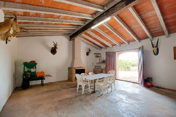 Finca in Gata de Gorgos zu verkaufen, Espace de vie 450 m², Baujahr 1900, + Ofen, Klimaanlage, Terrain 20000 m², 4 Chambres &agrave; coucher, 2 Badezimmer, Pool, ref.: AM-11846DA-46