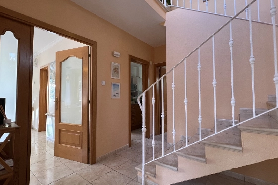 Villa in Gata de Gorgos(Monte Pedreguer) zur Ferienvermietung, Espace de vie 180 m², Baujahr 2006, + Ofen, Klimaanlage, Terrain 600 m², 3 Chambres &agrave; coucher, 3 Badezimmer, Pool, ref.: T-0624-10
