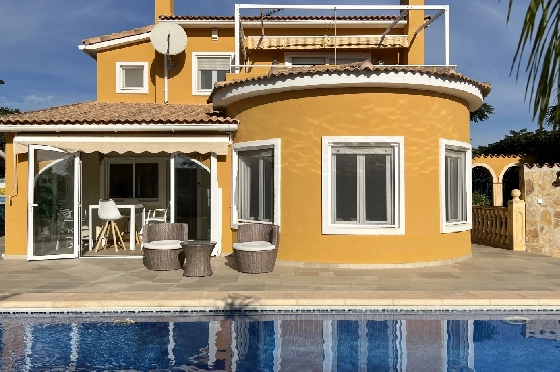 Villa in Gata de Gorgos(Monte Pedreguer) zur Ferienvermietung, Espace de vie 180 m², Baujahr 2006, + Ofen, Klimaanlage, Terrain 600 m², 3 Chambres &agrave; coucher, 3 Badezimmer, Pool, ref.: T-0624-2