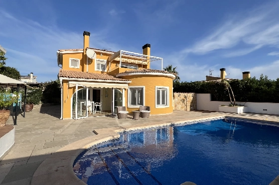 Villa in Gata de Gorgos(Monte Pedreguer) zur Ferienvermietung, Espace de vie 180 m², Baujahr 2006, + Ofen, Klimaanlage, Terrain 600 m², 3 Chambres &agrave; coucher, 3 Badezimmer, Pool, ref.: T-0624-28