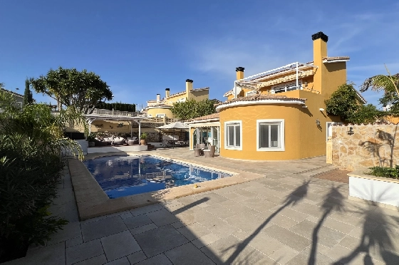 Villa in Gata de Gorgos(Monte Pedreguer) zur Ferienvermietung, Espace de vie 180 m², Baujahr 2006, + Ofen, Klimaanlage, Terrain 600 m², 3 Chambres &agrave; coucher, 3 Badezimmer, Pool, ref.: T-0624-29