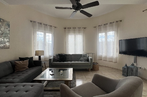 Villa in Gata de Gorgos(Monte Pedreguer) zur Ferienvermietung, Espace de vie 180 m², Baujahr 2006, + Ofen, Klimaanlage, Terrain 600 m², 3 Chambres &agrave; coucher, 3 Badezimmer, Pool, ref.: T-0624-8