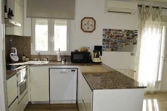 Villa in Denia zu verkaufen, Espace de vie 121 m², Klimaanlage, Terrain 623 m², 4 Chambres &agrave; coucher, 2 Badezimmer, Pool, ref.: CO-C25935-17