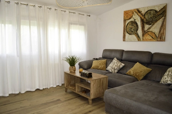 Villa in Denia zu verkaufen, Espace de vie 121 m², Klimaanlage, Terrain 623 m², 4 Chambres &agrave; coucher, 2 Badezimmer, Pool, ref.: CO-C25935-18