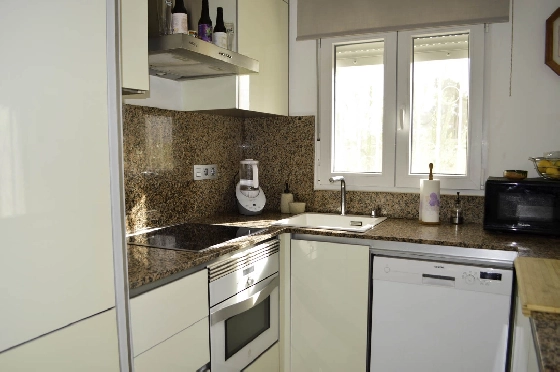 Villa in Denia zu verkaufen, Espace de vie 121 m², Klimaanlage, Terrain 623 m², 4 Chambres &agrave; coucher, 2 Badezimmer, Pool, ref.: CO-C25935-24