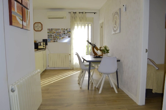 Villa in Denia zu verkaufen, Espace de vie 121 m², Klimaanlage, Terrain 623 m², 4 Chambres &agrave; coucher, 2 Badezimmer, Pool, ref.: CO-C25935-26