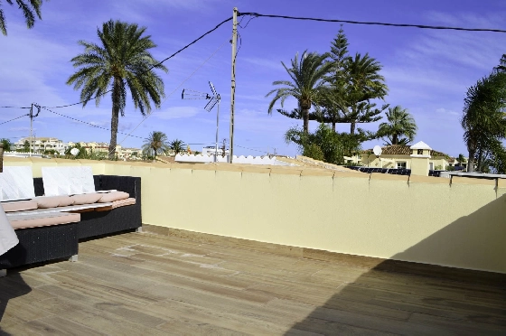 Villa in Denia zu verkaufen, Espace de vie 121 m², Klimaanlage, Terrain 623 m², 4 Chambres &agrave; coucher, 2 Badezimmer, Pool, ref.: CO-C25935-36