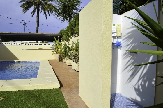 Villa in Denia zu verkaufen, Espace de vie 121 m², Klimaanlage, Terrain 623 m², 4 Chambres &agrave; coucher, 2 Badezimmer, Pool, ref.: CO-C25935-38