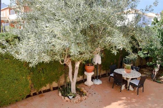Villa in Denia zu verkaufen, Espace de vie 121 m², Klimaanlage, Terrain 623 m², 4 Chambres &agrave; coucher, 2 Badezimmer, Pool, ref.: CO-C25935-42