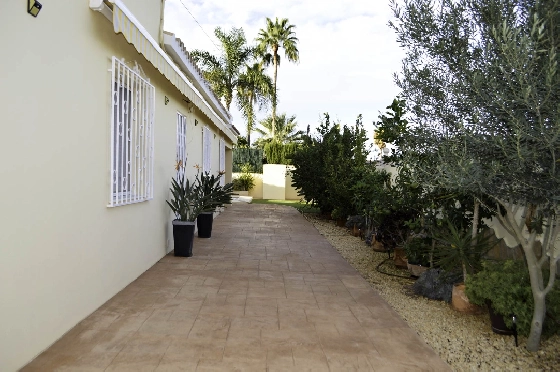 Villa in Denia zu verkaufen, Espace de vie 121 m², Klimaanlage, Terrain 623 m², 4 Chambres &agrave; coucher, 2 Badezimmer, Pool, ref.: CO-C25935-9